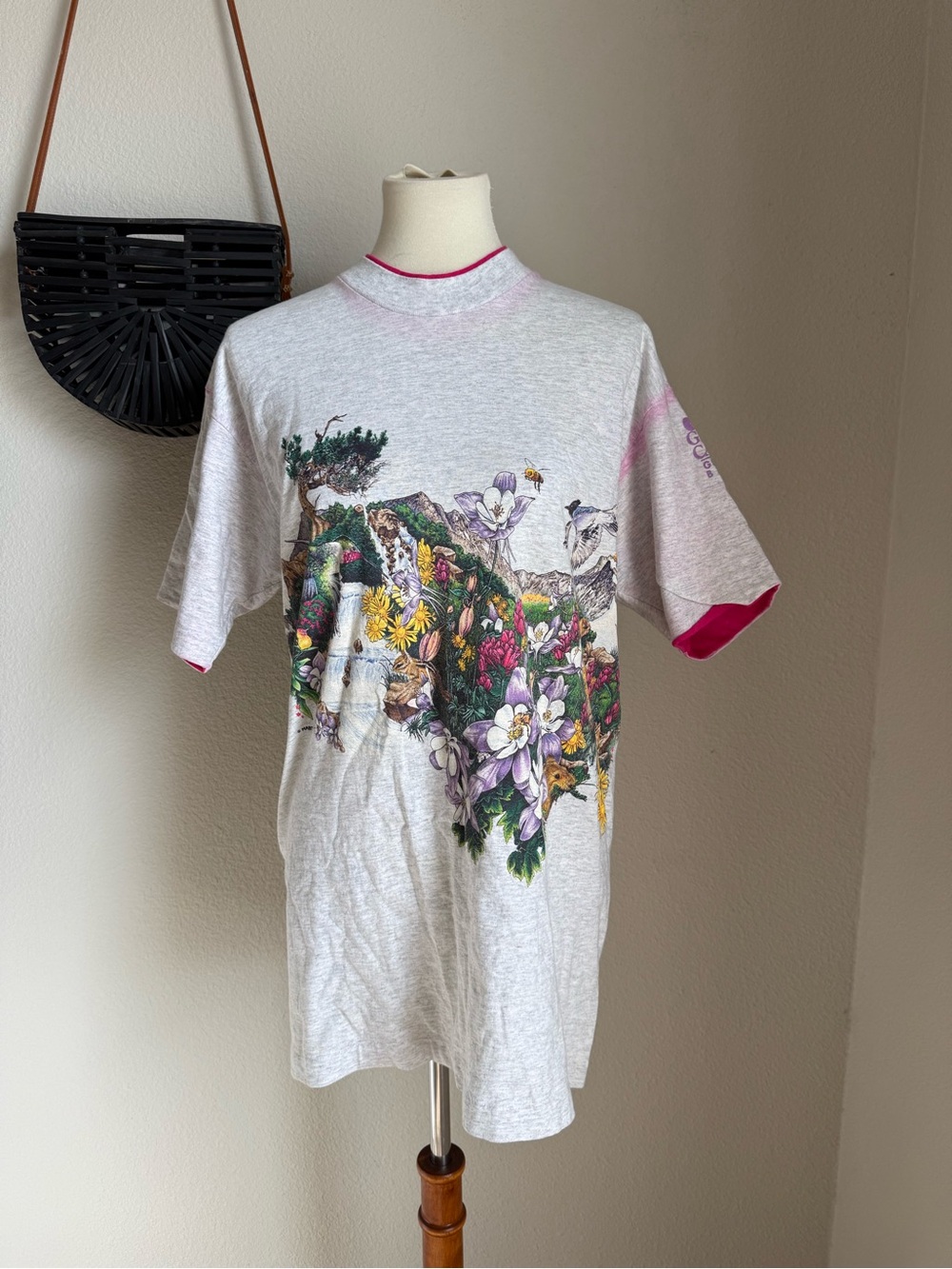 Vintage Signal Sports Grey & Pink Floral Short Sleeve T-Shirt, Size Large